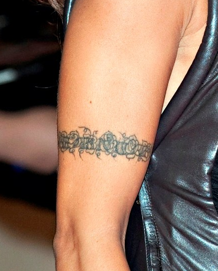 Elisabetta Canalis covered up'Eminem' tattoo